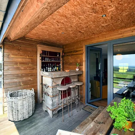 Hillside Apartment, Cleaning Included Appartement