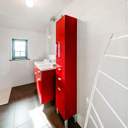 Hillside Apartment, Cleaning Included * Mont (Belgium Luxembourg)