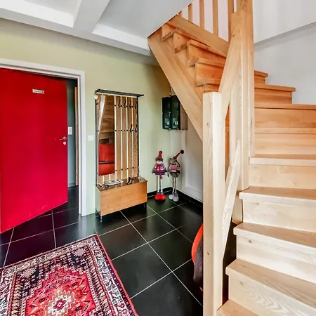 Hillside Apartment, Cleaning Included *